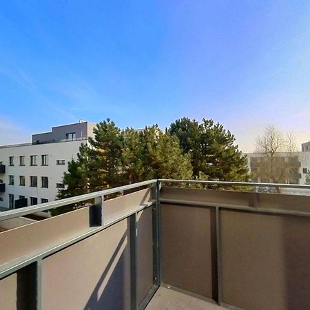 Air-Conditioned 2 Room Apartment, With Terrace, Rovinka, 302 מראה חיצוני תמונה