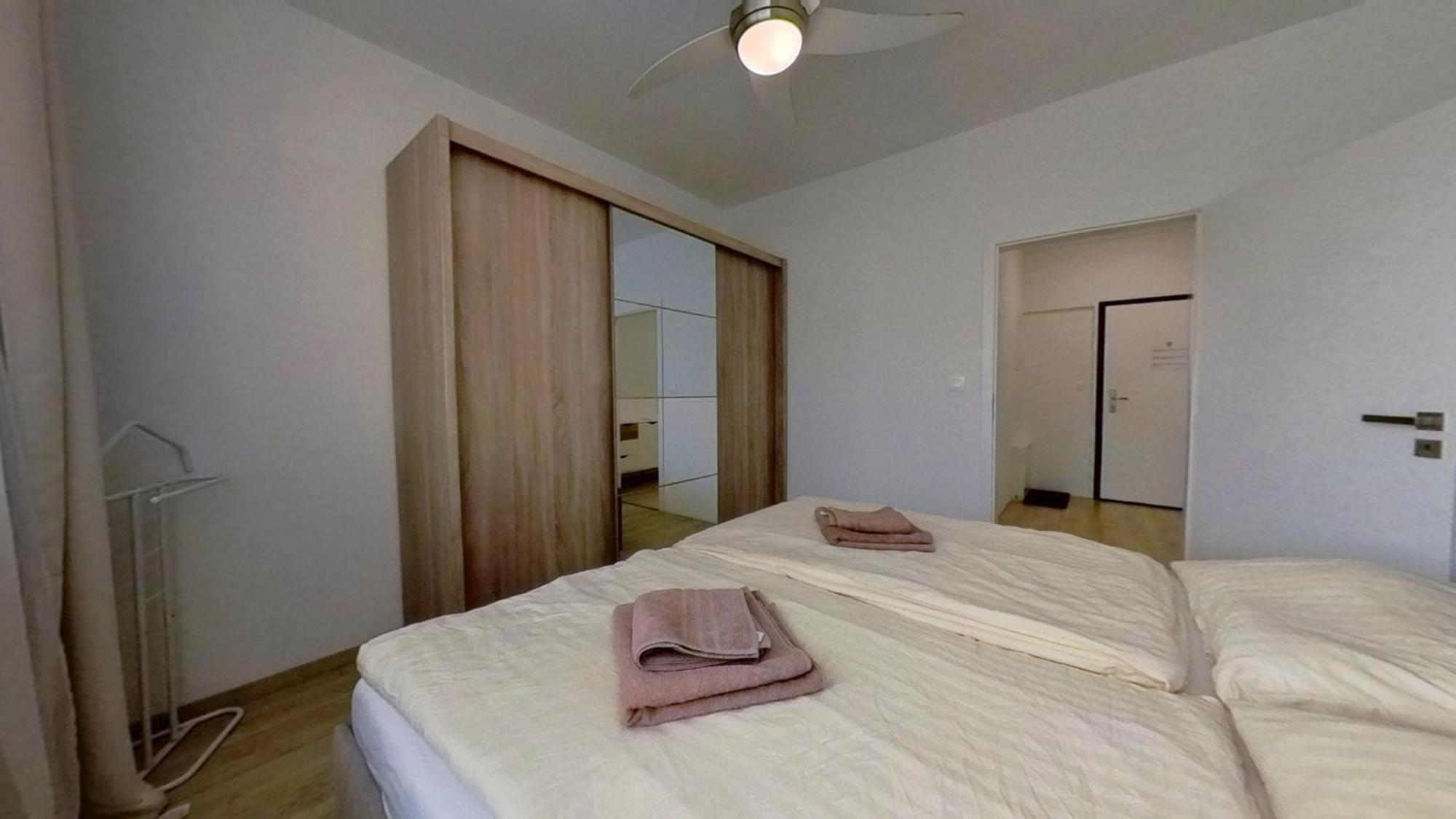 Air-Conditioned 2 Room Apartment, With Terrace, Rovinka, 302 מראה חיצוני תמונה