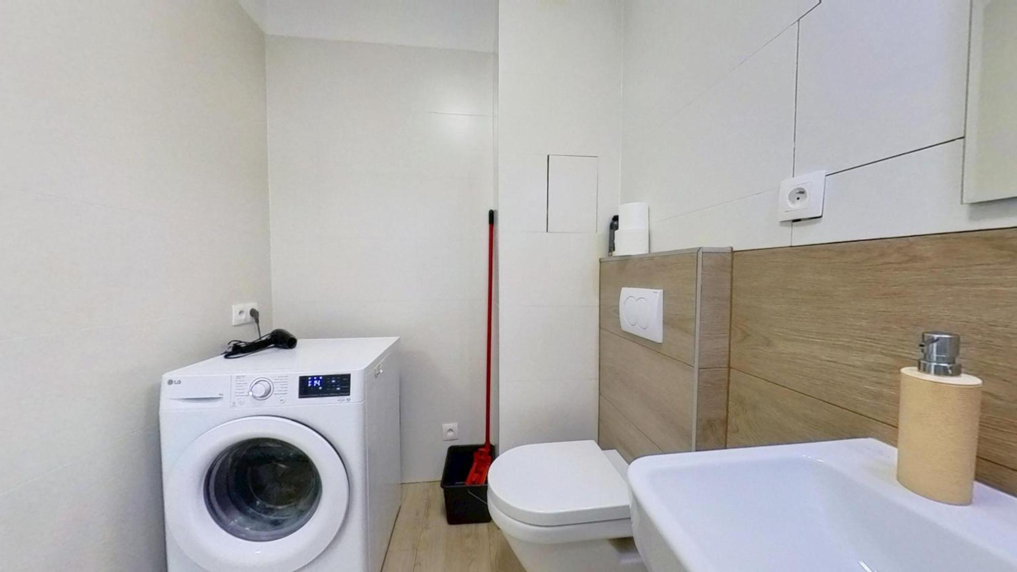 Air-Conditioned 2 Room Apartment, With Terrace, Rovinka, 302 מראה חיצוני תמונה