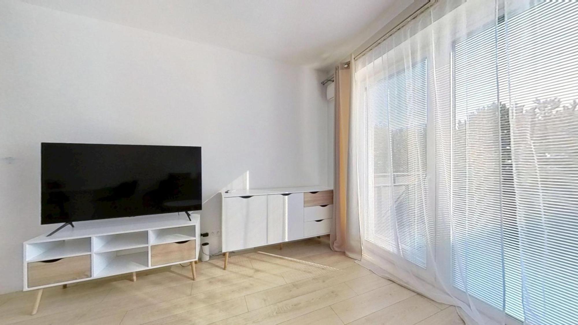 Air-Conditioned 2 Room Apartment, With Terrace, Rovinka, 302 מראה חיצוני תמונה