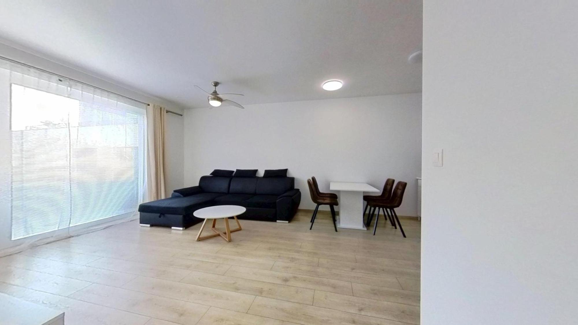 Air-Conditioned 2 Room Apartment, With Terrace, Rovinka, 302 מראה חיצוני תמונה