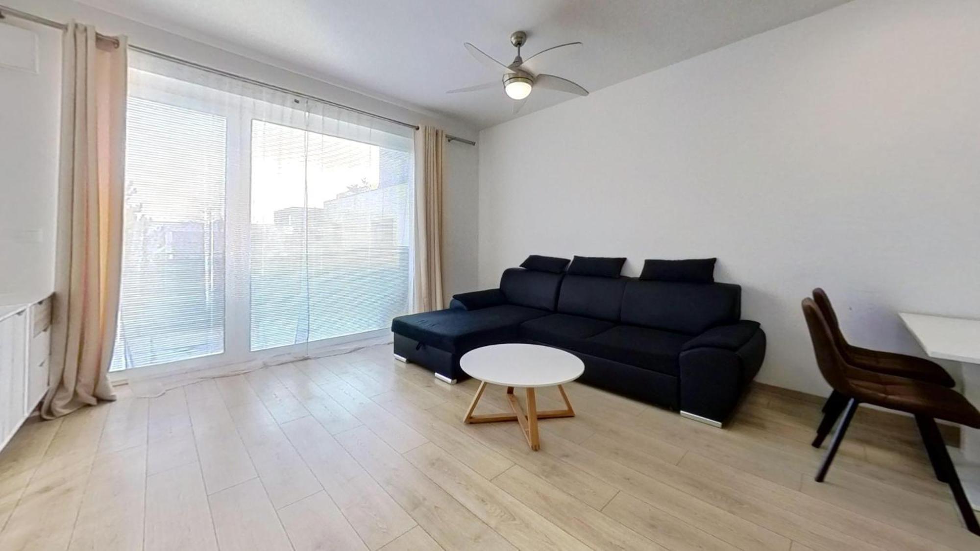 Air-Conditioned 2 Room Apartment, With Terrace, Rovinka, 302 מראה חיצוני תמונה